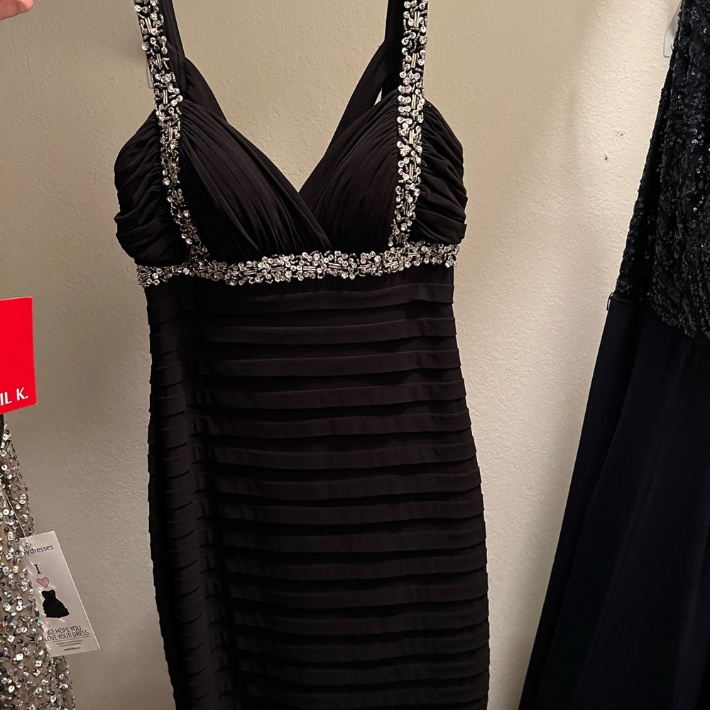Betsy & Adam black bodycon formal dress